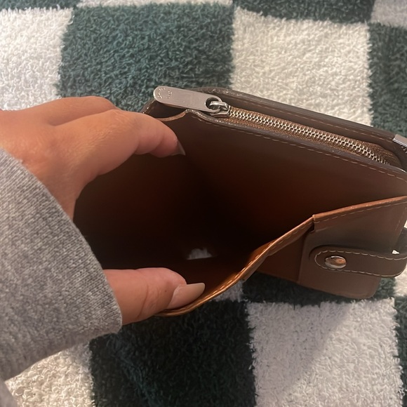 Louis Vuitton Brown Leather Wallet - Picture 4 of 8